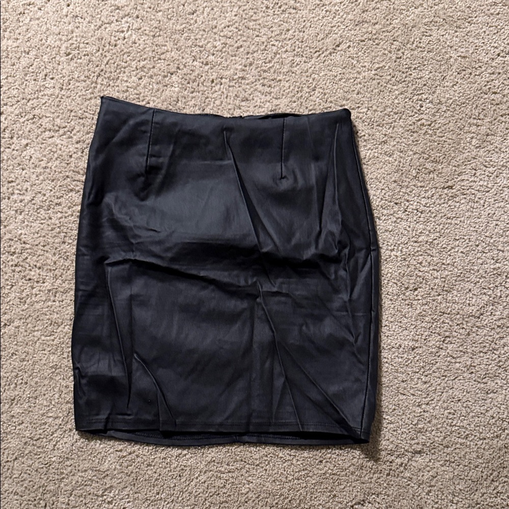 Windsor Sleek Black Pencil Skirt